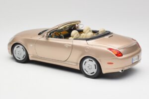 Lexus SC430 Beige Maisto 1:18 31629 Métal Moulé — image 7 sur 8