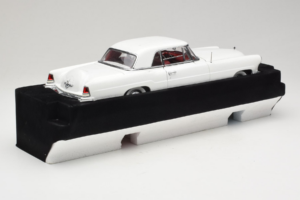 Lincoln Continental Mark II Blanc Road Signature 1:18 20078-P1 Métal Moulé — image 2 sur 6