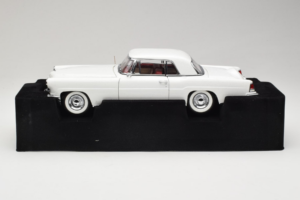 Lincoln Continental Mark II Blanc Road Signature 1:18 20078-P1 Métal Moulé — image 3 sur 6