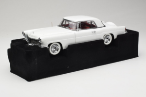 Lincoln Continental Mark II Blanc Road Signature 1:18 20078-P1 Métal Moulé