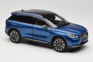 Lincoln Corsair Bleu OEM 1:18 LINCOLN001 Métal Moulé — image 6 sur 8