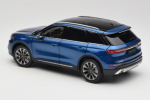 Lincoln Corsair Bleu OEM 1:18 LINCOLN001 Métal Moulé — image 7 sur 8