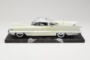 Lincoln Futura Concept Blanc Minichamps 1:18 107082030 Métal Moulé — image 3 sur 6