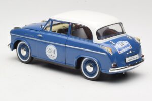 Lloyd Alexander TS #234 Bleu Revell 1:18 08463 Métal Moulé — image 7 sur 8