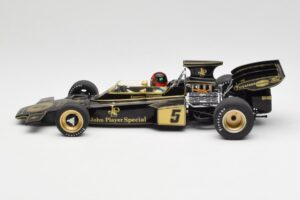 Lotus 72D #5 E. Fittipaldi John Player Special GP Spain 1972 MCG 1:18 MCG18610F Métal Moulé — image 5 sur 6