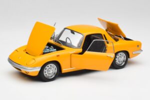 Lotus Elan S/E Racing Jaune AUTOart 1:18 75352 Métal Moulé — image 2 sur 8