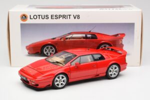 Lotus Esprit V8 Rouge AUTOart 1:18 75311 Métal Moulé — image 8 sur 8