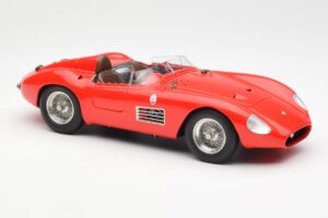 Maserati 300S Rouge CMC 1:18 M-105 Métal Moulé — image 4 sur 6