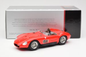 Maserati 300S Rouge CMC 1:18 M-105 Métal Moulé — image 6 sur 6