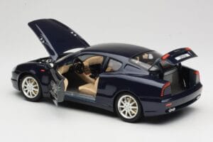 Maserati 3200 GT Noir Bburago 1:18 3371 Métal Moulé — image 5 sur 8