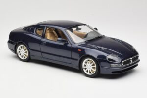 Maserati 3200 GT Noir Bburago 1:18 3371 Métal Moulé — image 6 sur 8