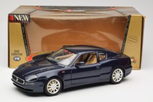 Maserati 3200 GT Noir Bburago 1:18 3371 Métal Moulé — image 8 sur 8