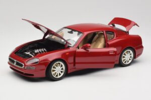 Maserati 3200 GT Rouge Foncé Bburago 1:18 3341-M2 Métal Moulé — image 2 sur 8