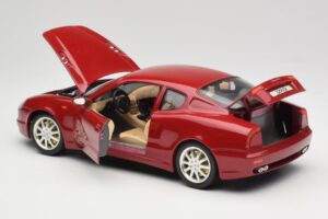 Maserati 3200 GT Rouge Foncé Bburago 1:18 3341-M2 Métal Moulé — image 5 sur 8