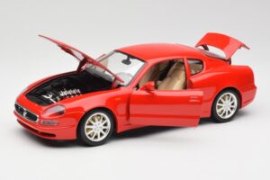 Maserati 3200 GT Rouge Bburago 1:18 3341 Métal Moulé — image 2 sur 8