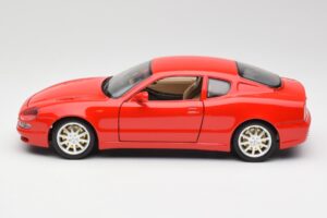 Maserati 3200 GT Rouge Bburago 1:18 3341 Métal Moulé — image 4 sur 8