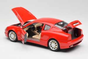 Maserati 3200 GT Rouge Bburago 1:18 3341 Métal Moulé — image 5 sur 8