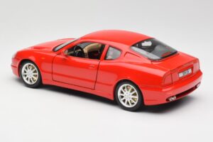 Maserati 3200 GT Rouge Bburago 1:18 3341 Métal Moulé — image 7 sur 8