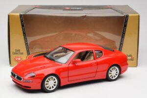 Maserati 3200 GT Rouge Bburago 1:18 3341 Métal Moulé — image 8 sur 8
