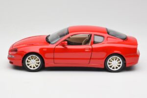 Maserati 3200 GT Rosso Mondiale Bburago 1:18 3341-M1 Métal Moulé — image 4 sur 8