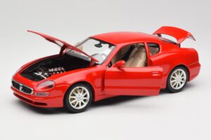 Maserati 3200 GT Rouge Collection Spéciale Bburago 1:18 30071 Métal Moulé — image 2 sur 8
