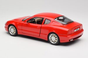 Maserati 3200 GT Rouge Collection Spéciale Bburago 1:18 30071 Métal Moulé — image 7 sur 8