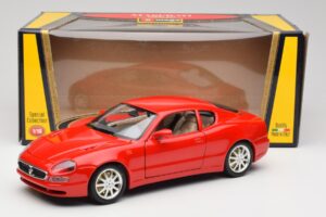 Maserati 3200 GT Rouge Collection Spéciale Bburago 1:18 30071 Métal Moulé — image 8 sur 8