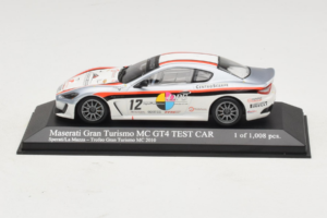 Maserati GranTurismo MC GT4 #12 Sperati / La Mazza Maserati MC 2010 Minichamps 1:43 400101212 Métal Moulé
