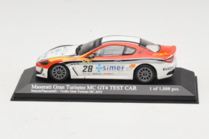 Maserati GranTurismo MC GT4 #28 Smurra / Piancastelli Maserati MC 2010 Minichamps 1:43 400101228 Métal Moulé