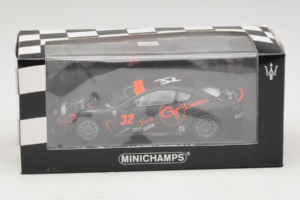 Maserati GranTurismo MC GT4 #32 J. Sicart Maserati MC 2010 Minichamps 1:43 400101232 Métal Moulé — image 5 sur 5