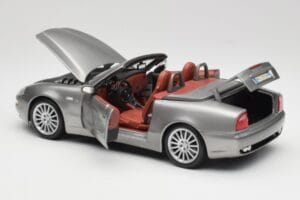 Maserati 4200 GT Spyder Gris Bburago 1:18 18-12019 Métal Moulé — image 5 sur 8