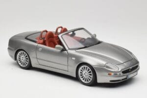 Maserati 4200 GT Spyder Gris Bburago 1:18 18-12019 Métal Moulé — image 6 sur 8