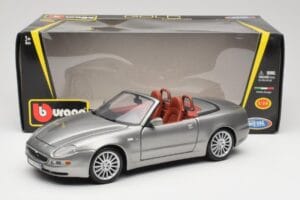 Maserati 4200 GT Spyder Gris Bburago 1:18 18-12019 Métal Moulé — image 8 sur 8