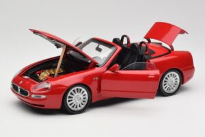 Maserati GT Spyder Rouge Bburago 1:18 34097 Métal Moulé — image 2 sur 8