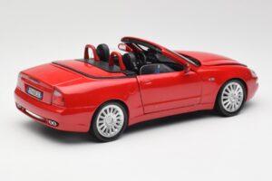 Maserati GT Spyder Rouge Bburago 1:18 34097 Métal Moulé — image 3 sur 8