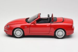 Maserati GT Spyder Rouge Bburago 1:18 34097 Métal Moulé — image 4 sur 8