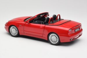 Maserati GT Spyder Rouge Bburago 1:18 34097 Métal Moulé — image 5 sur 8