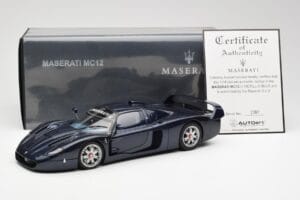 Maserati MC12 Road Car Bleu Metallic AUTOart 1:18 75802 Métal Moulé — image 8 sur 8