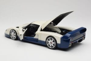 Maserati MC12 Blanc Bleu Hot Wheels 1:18 G7158 Métal Moulé — image 5 sur 8