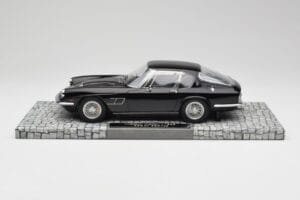 Maserati Mistral Noir Minichamps 1:18 107123421 Résine — image 3 sur 6