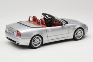 Maserati Spyder Argent Maisto 1:18 31667 Métal Moulé — image 3 sur 8