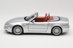 Maserati Spyder Argent Maisto 1:18 31667 Métal Moulé — image 4 sur 8