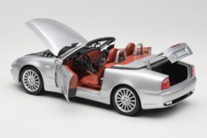 Maserati Spyder Argent Maisto 1:18 31667 Métal Moulé — image 5 sur 8