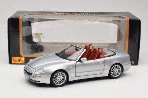 Maserati Spyder Argent Maisto 1:18 31667 Métal Moulé — image 8 sur 8
