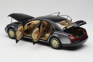 Maybach 57 SWB Caspian Black Himalayas Grey AUTOart 1:18 76151 Métal Moulé — image 5 sur 9