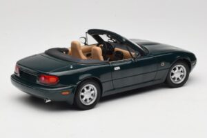 Mazda MX-5 NA Emerald Green Gate 1:18 01017 Métal Moulé — image 3 sur 8