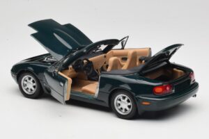 Mazda MX-5 NA Emerald Green Gate 1:18 01017 Métal Moulé — image 5 sur 8