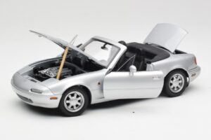 Mazda MX-5 Miata NA Highlight Argent Gate 1:18 1015 Métal Moulé — image 2 sur 8