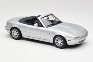 Mazda MX-5 Miata NA Highlight Argent Gate 1:18 1015 Métal Moulé — image 6 sur 8