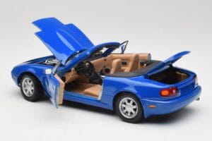 Mazda MX-5 NA Twilight Bleu Mica Gate 1:18 1013 Métal Moulé — image 5 sur 8